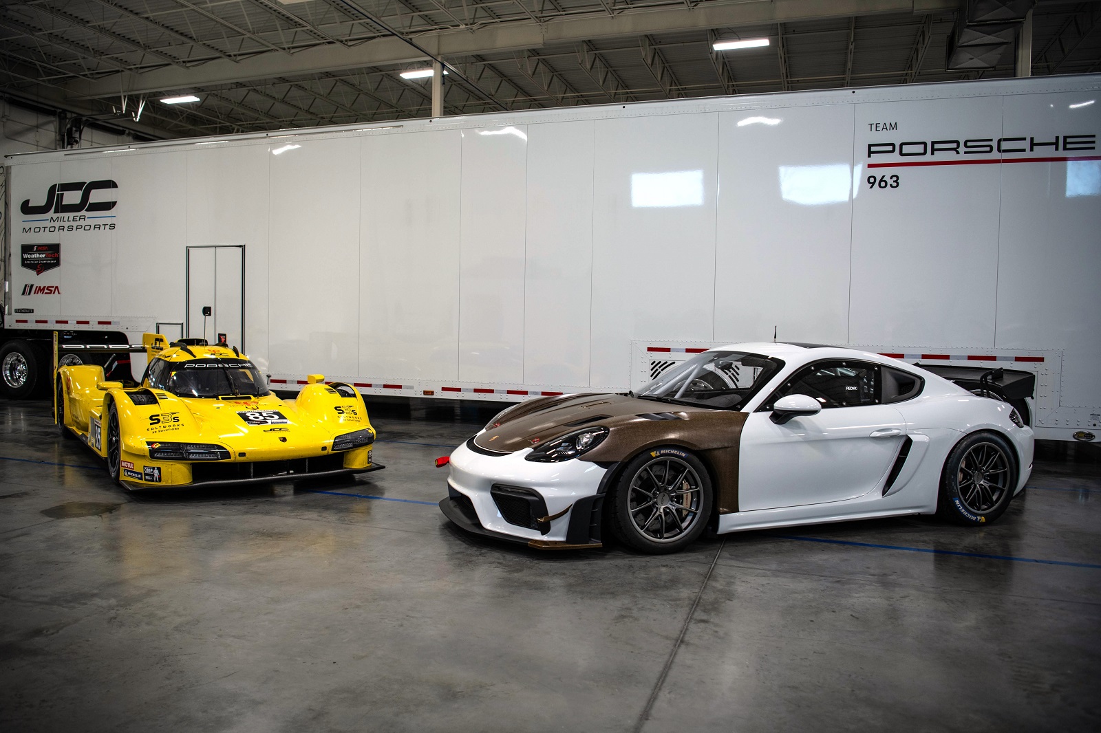 JDC HQ Porsche 963 and Cayman GT4